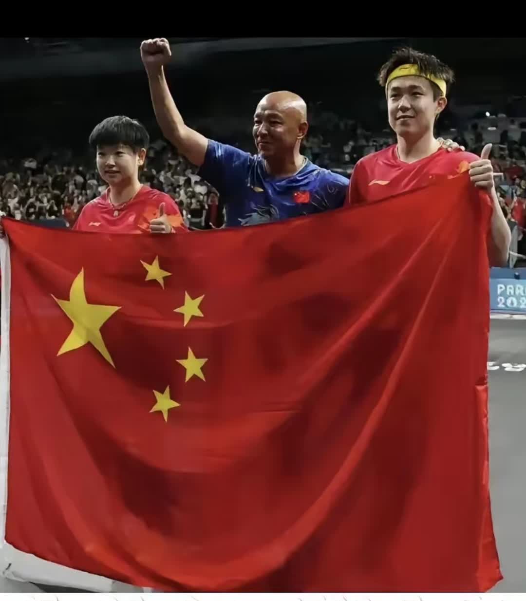 乐鱼体育app下载-包含激情绽放：球员团结一心，斗志昂扬的词条